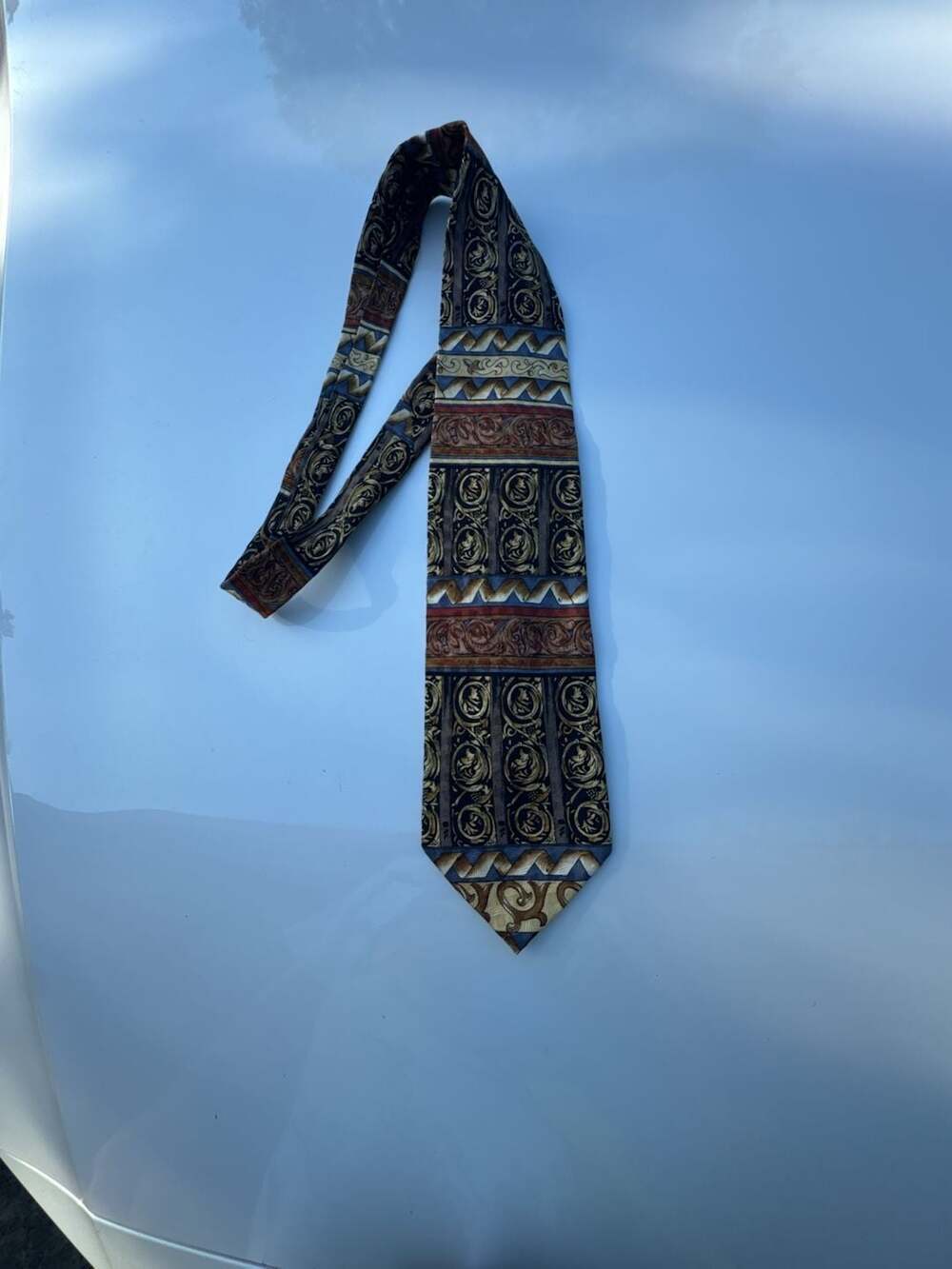 Tesoro Rosso Uomo Moda Hand Made 100% Silk Geometric Pattern Tie
